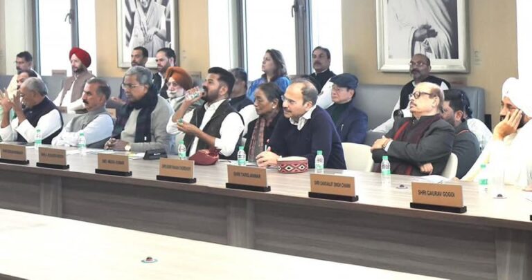 ‘বাংলাদেশি’ সন্দেহে বাঙালি শ্রমিকদের হেনস্থা, কংগ্রেসের শীর্ষ নেতৃত্বের দৃষ্টি আকর্ষণ অধীরের