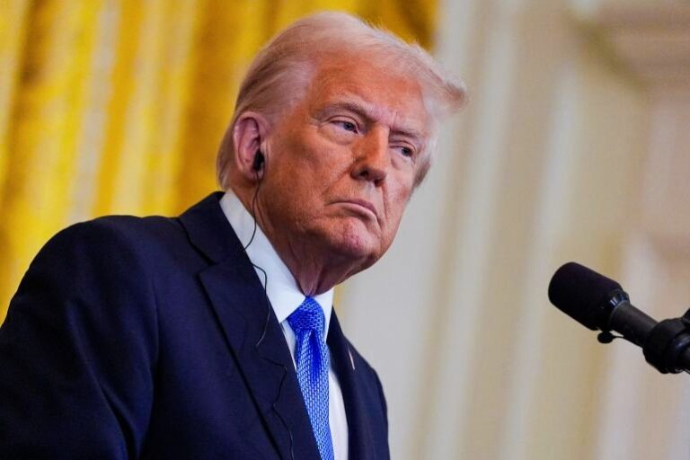 পরমাণু কর্মসূচি চালালে ফের হামলা ইরানে: যুদ্ধজিগির তুলে ট্রাম্পের আস্ফালন